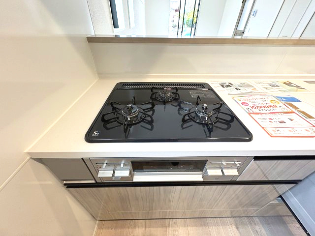 【キッチン】 | 福岡市城南区友丘6丁目3期　1号棟（全4棟）【仲介手数料無料・0円】 | 現地写真。