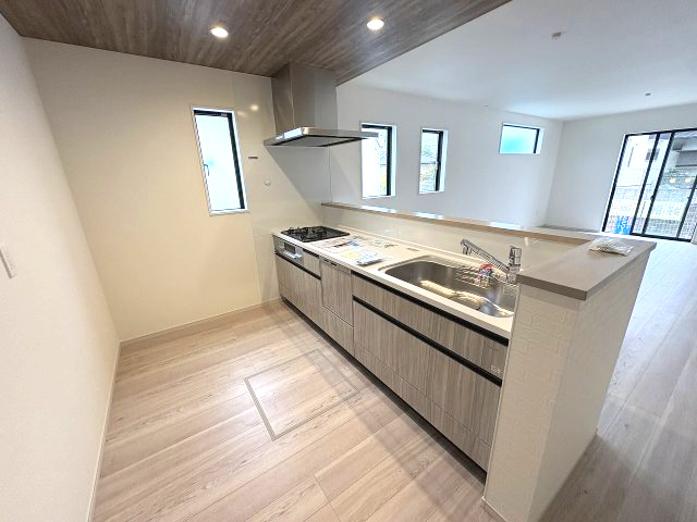 【キッチン】 | 福岡市城南区友丘6丁目3期　1号棟（全4棟）【仲介手数料無料・0円】 | 現地写真。