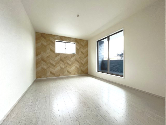 【寝室】 | 福岡市城南区友丘6丁目3期　2号棟（全4棟）【仲介手数料無料・0円】 | 現地写真。2階主寝室です。