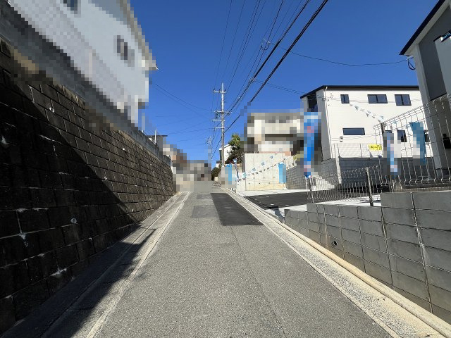 【その他】 | 福岡市城南区友丘6丁目3期　2号棟（全4棟）【仲介手数料無料・0円】 | 現地写真。前面道路です。