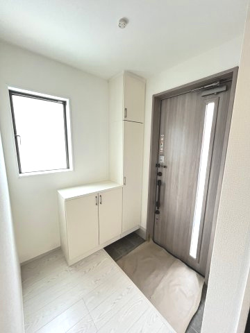 【玄関】 | 福岡市城南区友丘6丁目3期　2号棟（全4棟）【仲介手数料無料・0円】 | 現地写真。