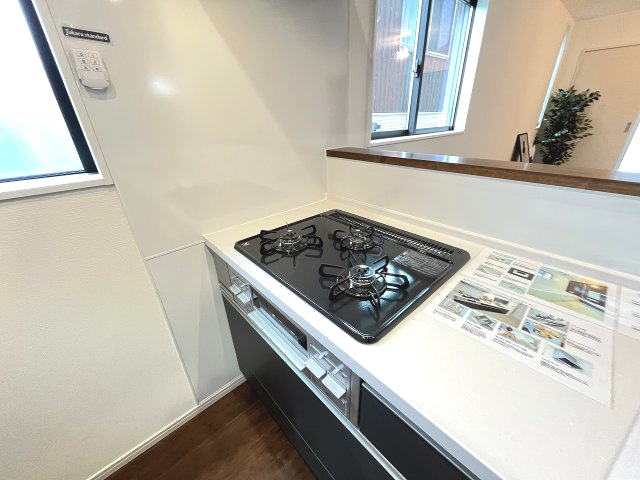 【キッチン】 | 福岡市城南区友丘6丁目3期　3号棟（全4棟）【仲介手数料無料・0円】 | 現地写真。