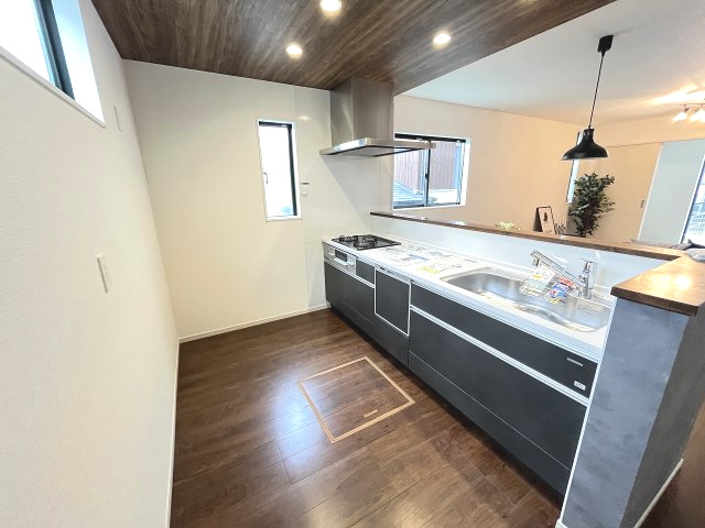 【キッチン】 | 福岡市城南区友丘6丁目3期　3号棟（全4棟）【仲介手数料無料・0円】 | 現地写真。