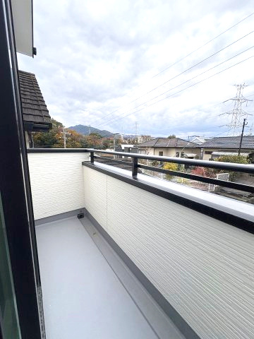 【バルコニー】 | 福岡市城南区友丘6丁目3期　4号棟（全4棟）【仲介手数料無料・0円】 | 現地写真。