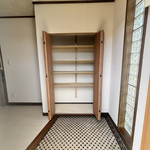 室蘭市絵鞆町3丁目6-7戸建の玄関