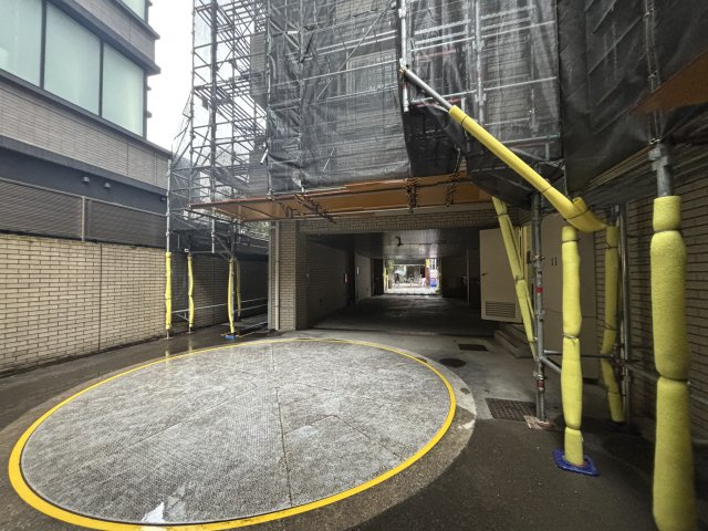 フォルム六番町の駐車場