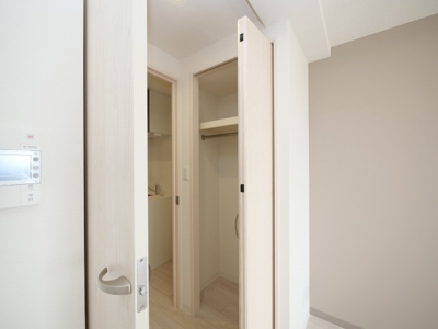 【収納】 | プレサンスNEO上新庄PRIMECRUIS | 大きなスペースがあり、収納には困りません