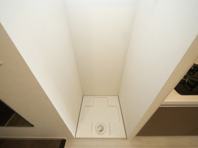 【設備】 | プレサンスNEO上新庄PRIMECRUIS | 洗濯機置き場です