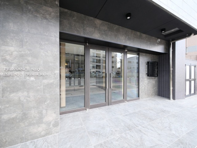 【エントランス】 | プレサンスNEO上新庄PRIMECRUIS | 清潔なエントランスです