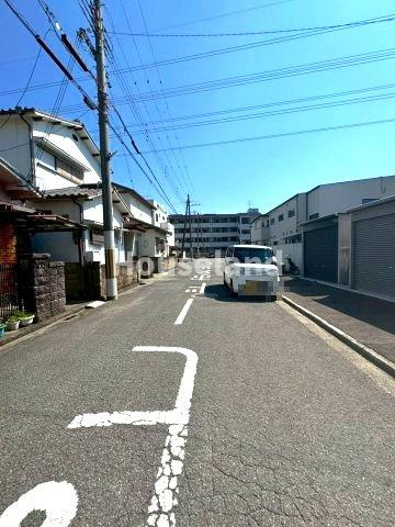 有本ガレージの駐車場