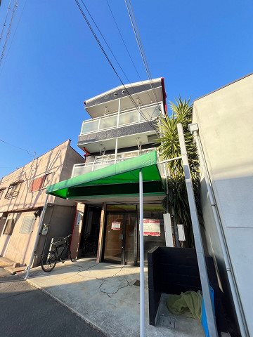 西宮市甲子園浜田町のアパートの外観