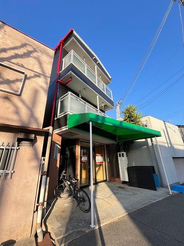 西宮市甲子園浜田町のアパートの外観