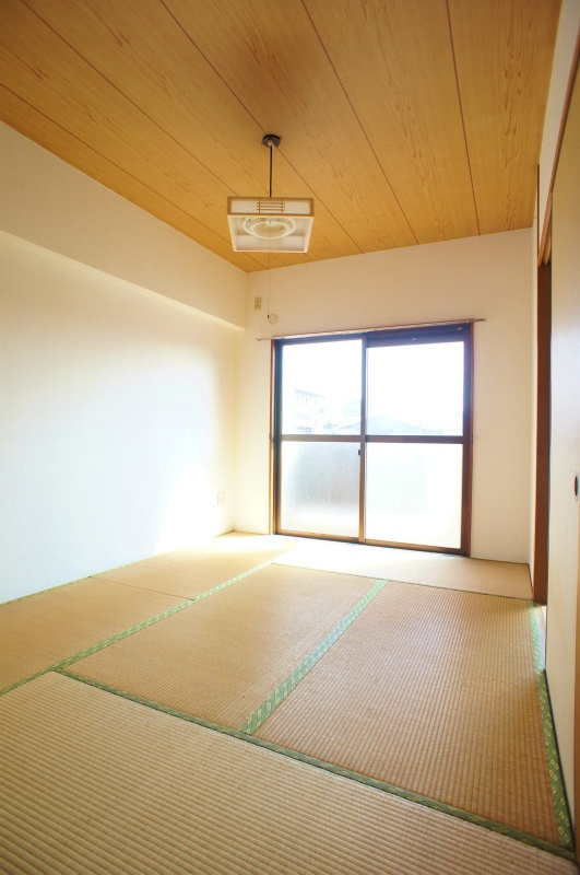 フェニックス久留米【キャッシュバック対象物件】の和室|落ち着いた雰囲気の和室付きです