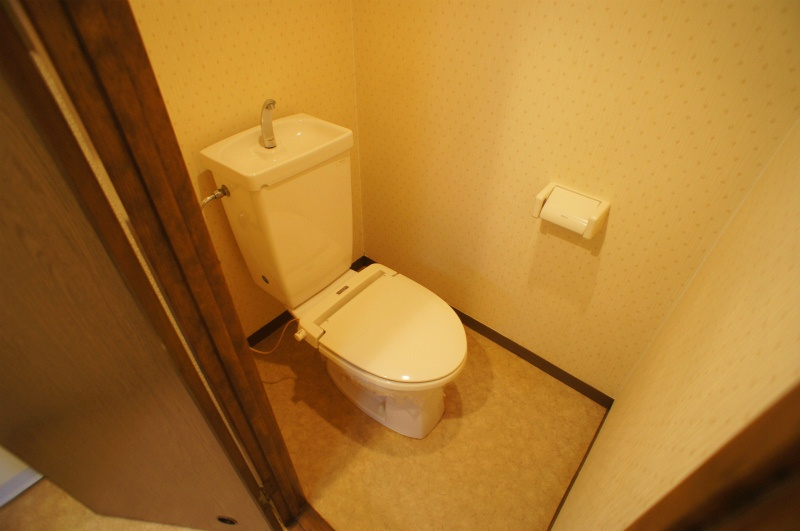 フェニックス久留米【キャッシュバック対象物件】のトイレ|落ち着いた色調のトイレです