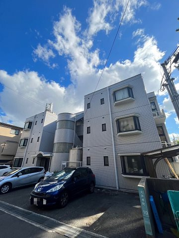 西宮市大井手町のアパートの外観