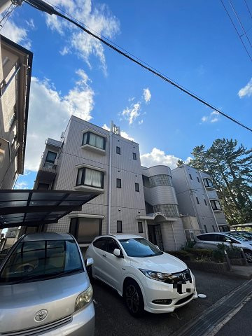 西宮市大井手町のアパートの外観