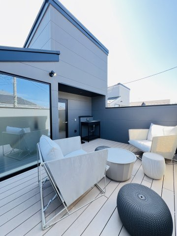 家族が繋がる＋αの家～辻堂3丁目のバルコニー|スロップシンク付き