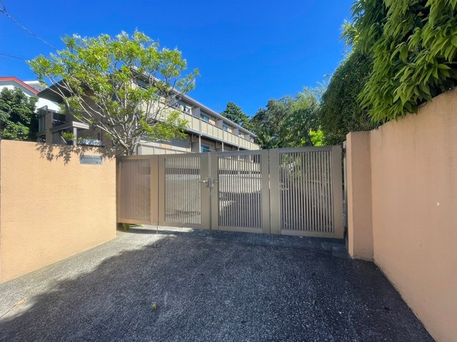 グランビュー鶴見のエントランス