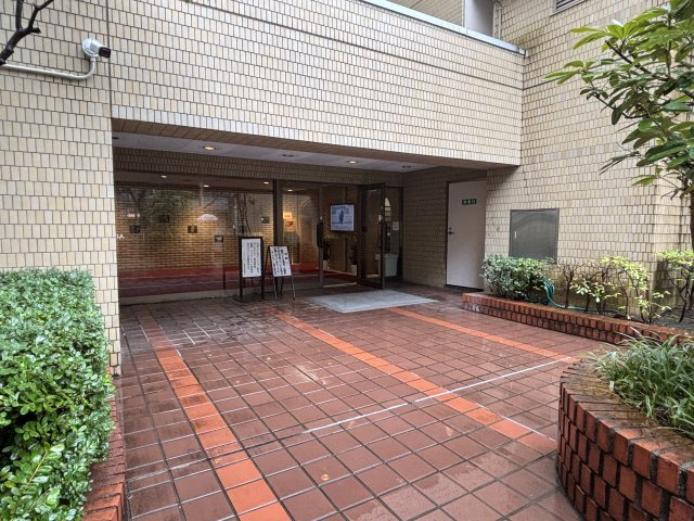 マートルコート麹町のエントランス