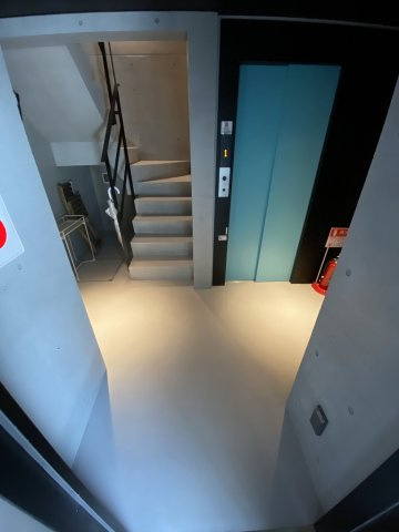 湯島レーベルのエントランス