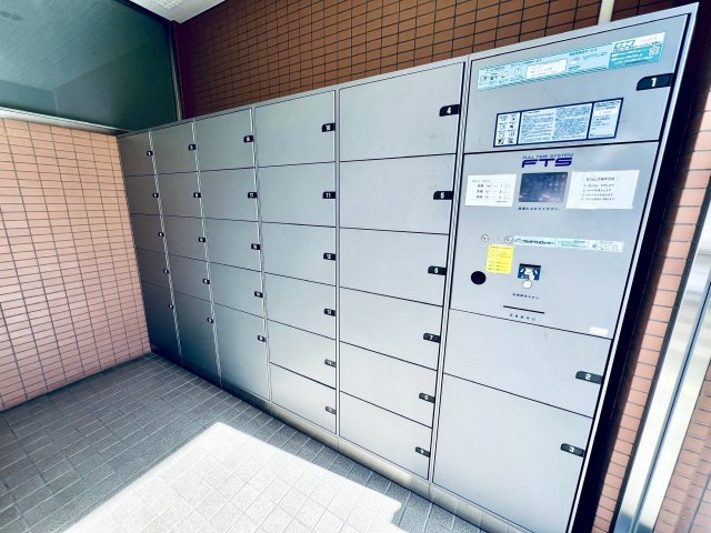 コスモ西大島グランステージ南棟のその他共用部分|宅配ボックス