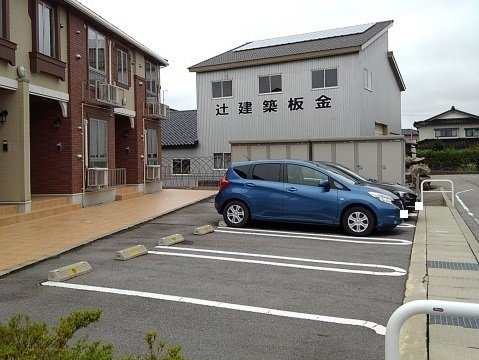 ルコネッサンスの駐車場|駐車スペースもあります