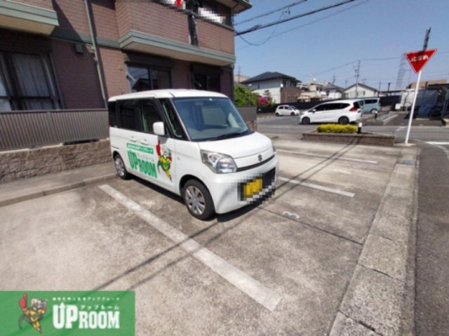 ヤマサハウスの駐車場