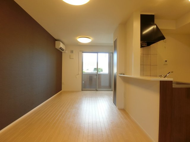 アヴニールの居間・リビング