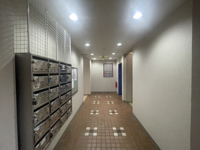 石橋ビルのロビー