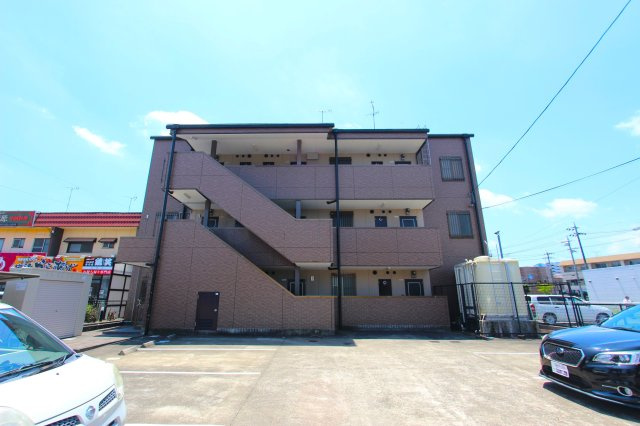 セラフィ西原の外観