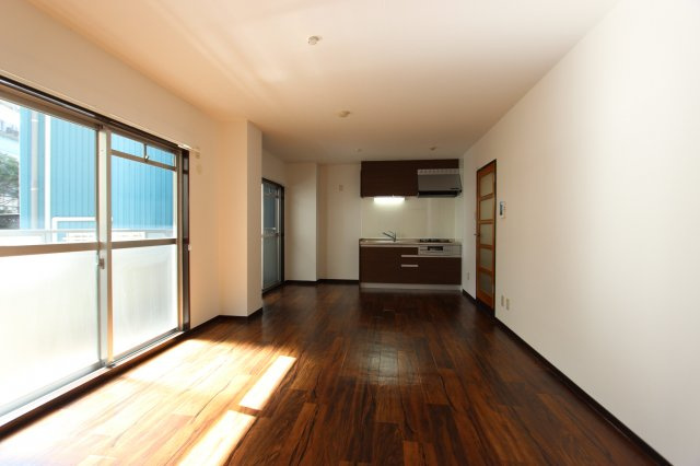 メゾンメリオールの居間・リビング