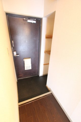 メゾンルミエールの玄関