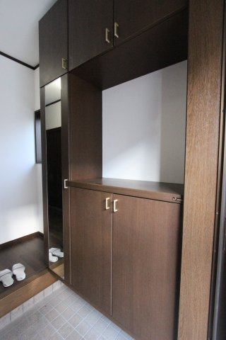 日下部北町１－７０貸家の収納