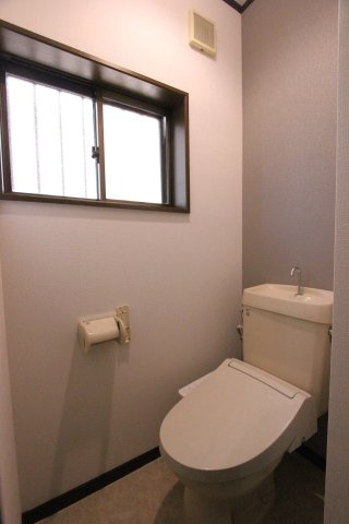 日下部北町１－７０貸家のトイレ