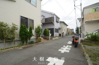 【前面道路含む現地写真】