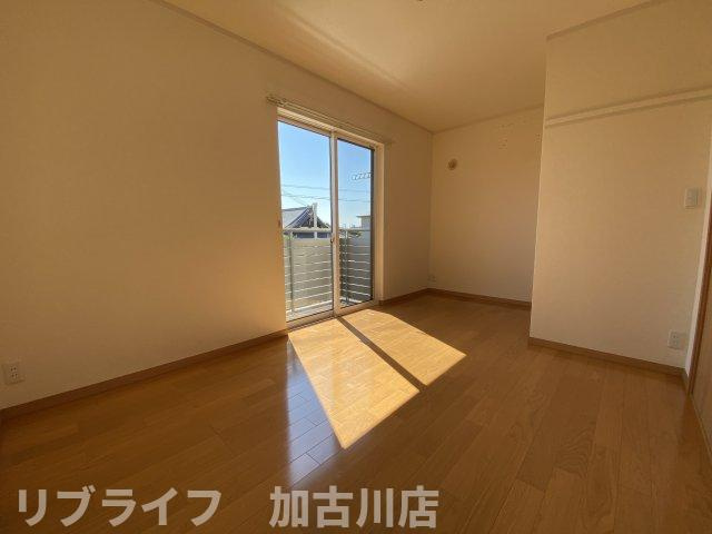 エクレール多田の洋室