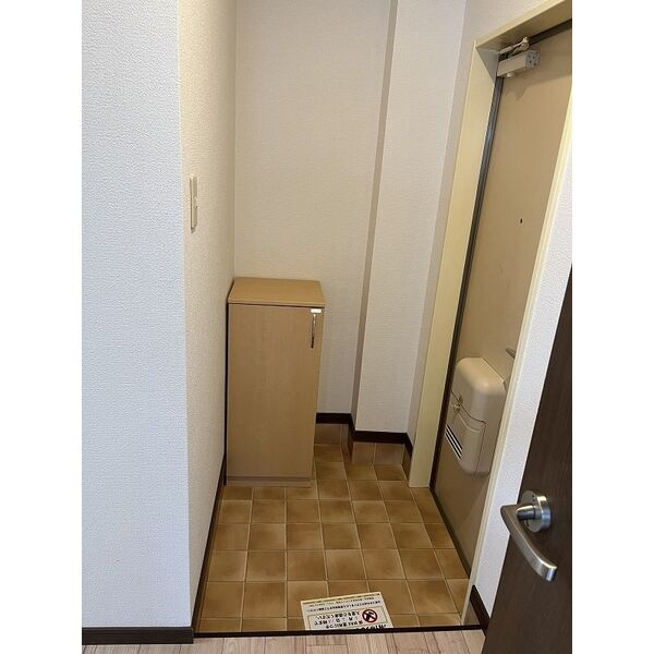 SURPLUSニワコーポの玄関