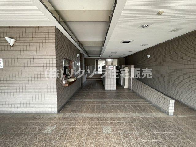 サンシティ交野のエントランス|■物件内覧・資金計画相談・住宅ローン相談、リフォーム相談、お問合せ受付中■
※当日・翌日のご内覧、ご相談はお電話でのお問合せがスムーズです！