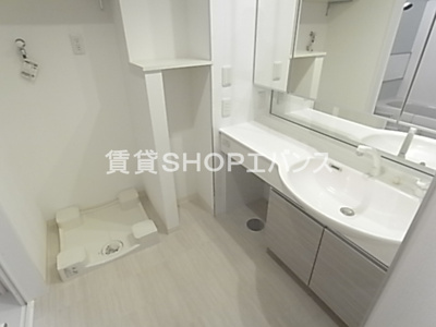  | コンフォーティア