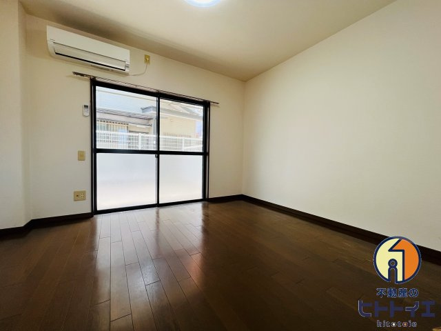 レジデンス一条の洋室