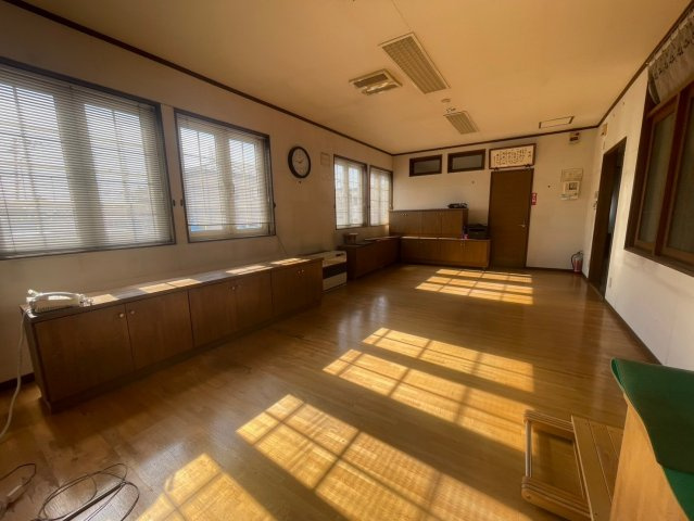 愛国東1-1-18貸事務所のロビー