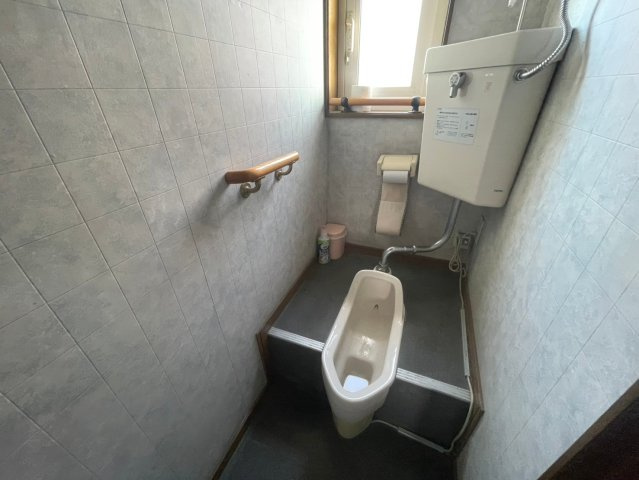 愛国東1-1-18貸事務所のトイレ