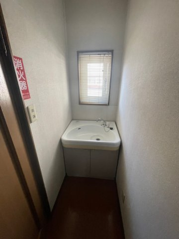 愛国東1-1-18貸事務所の洗面所