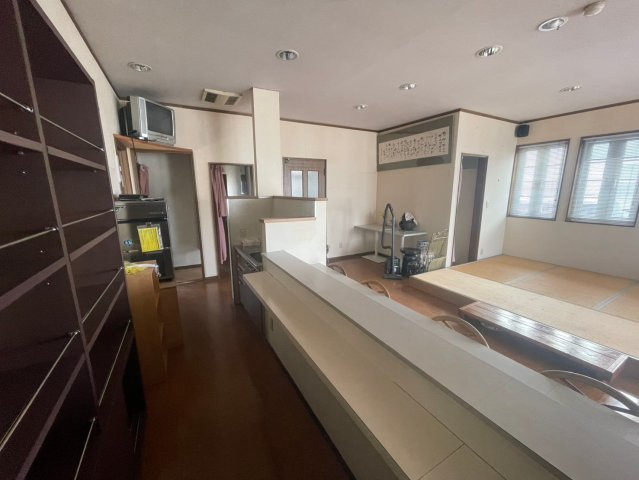 愛国東1-1-18貸事務所のロビー