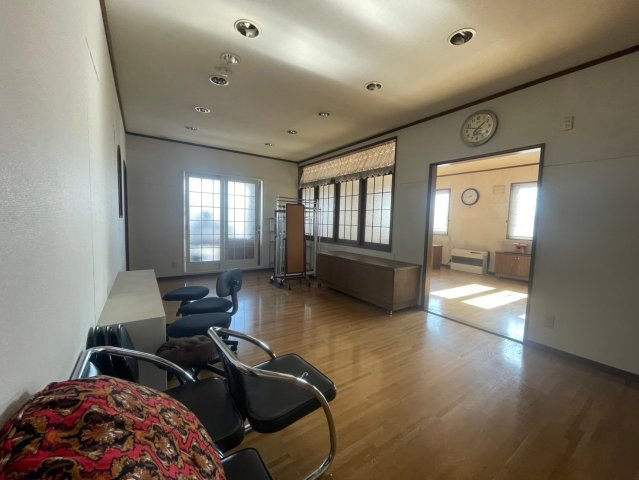 愛国東1-1-18貸事務所のロビー