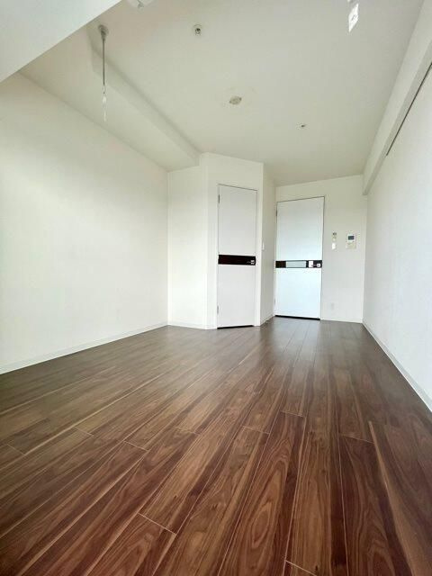 レジディア笹塚Ⅱの居間・リビング|■エアコン■24時間換気システム■ダウンライト■室内物干機