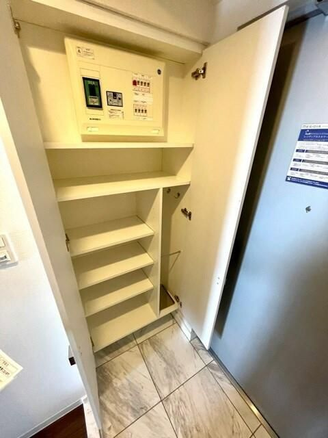 レジディア笹塚Ⅱの玄関|■シューズクローゼット■モニタ付インターホン付き玄関