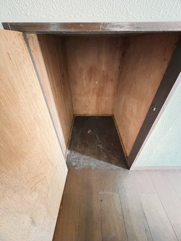 ユノソハイツ筑後Ｂ棟の収納|階段下に収納があります。