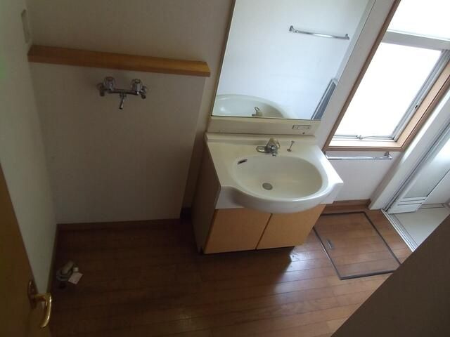 関谷８９８番一戸建の洗面所
