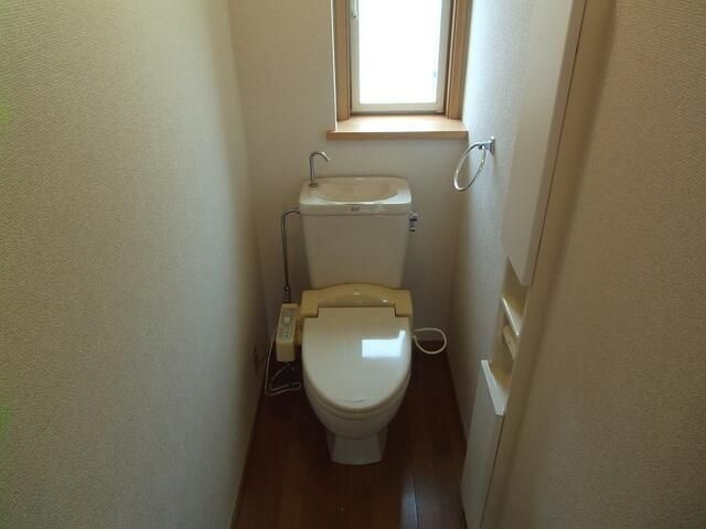 関谷８９８番一戸建のトイレ